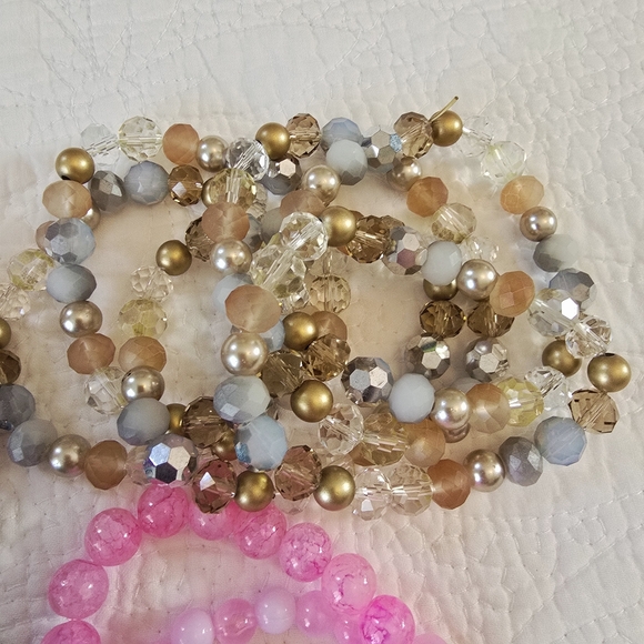 Large Costume Jewelry Lot Necklaces Bracelets Rings Earrings Beads Colorful - Picture 14 of 16